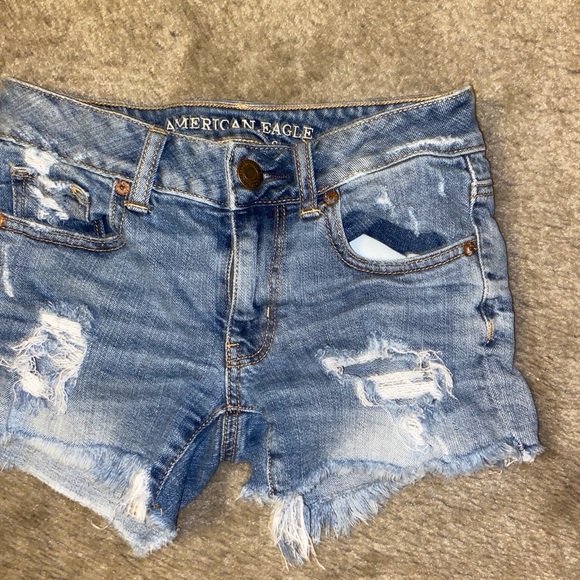 American Eagle cut off denim shorts-Mid-size 00 - Picture 3 of 9